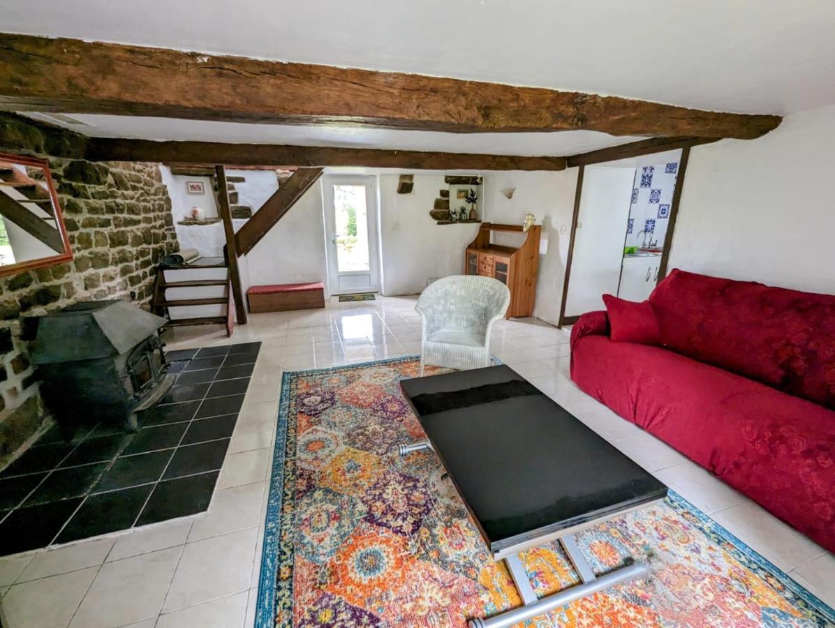 Les Gites De La Cabache Montaigu-les-Bois Eksteriør billede